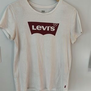 Levi’s white classic logo tee
